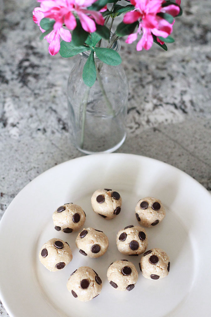 Clean Cookie Dough Bites