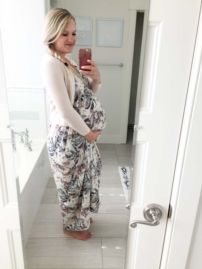 32 weeks pregnant with twins featured by top US life and style blogger and twins mom, A Slice of Style
