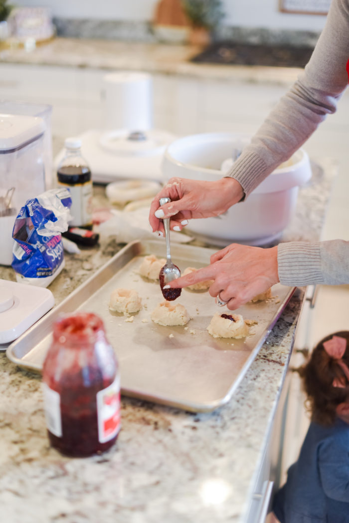 Apron | Cooking | My Favorite (Easy!) Christmas Cookies Recipe featured by top Utah foodie blog A Slice of Style