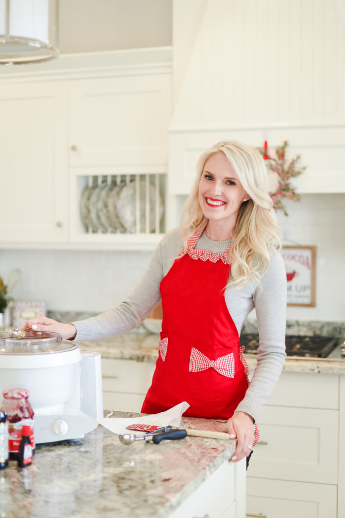 Apron | Cooking | My Favorite (Easy!) Christmas Cookies Recipe featured by top Utah foodie blog A Slice of Style