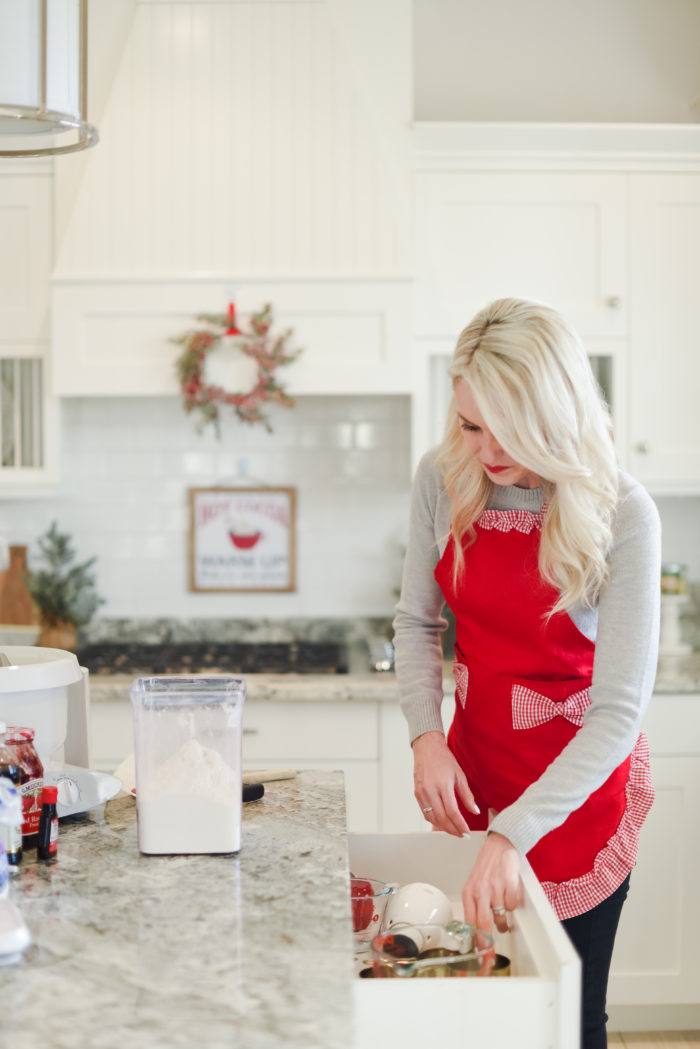 Apron | Cooking | My Favorite (Easy!) Christmas Cookies Recipe featured by top Utah foodie blog A Slice of Style