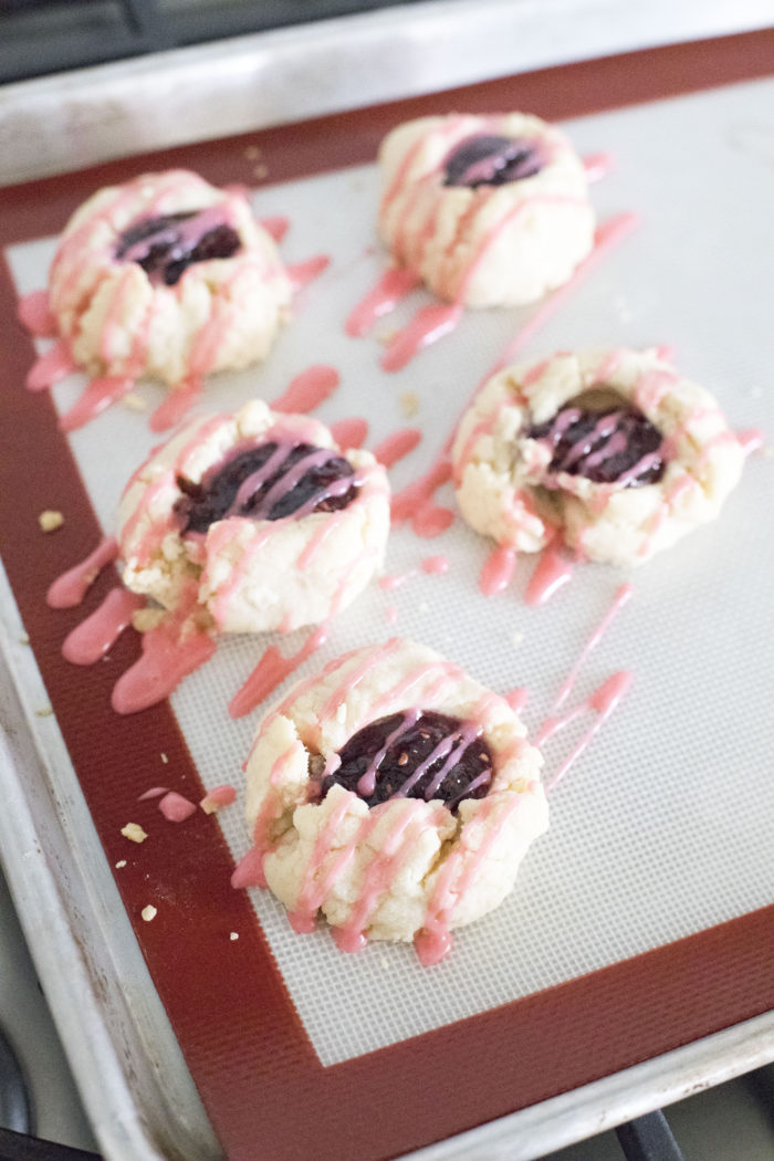 Valentine's Day cookies featured by top US lifestyle blog, A Slice of Style