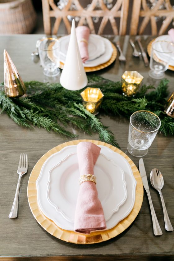 Holiday Table Setting - A Slice of Style