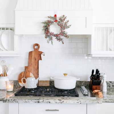 Modern Christmas Kitchen Decor with a Vintage Feel